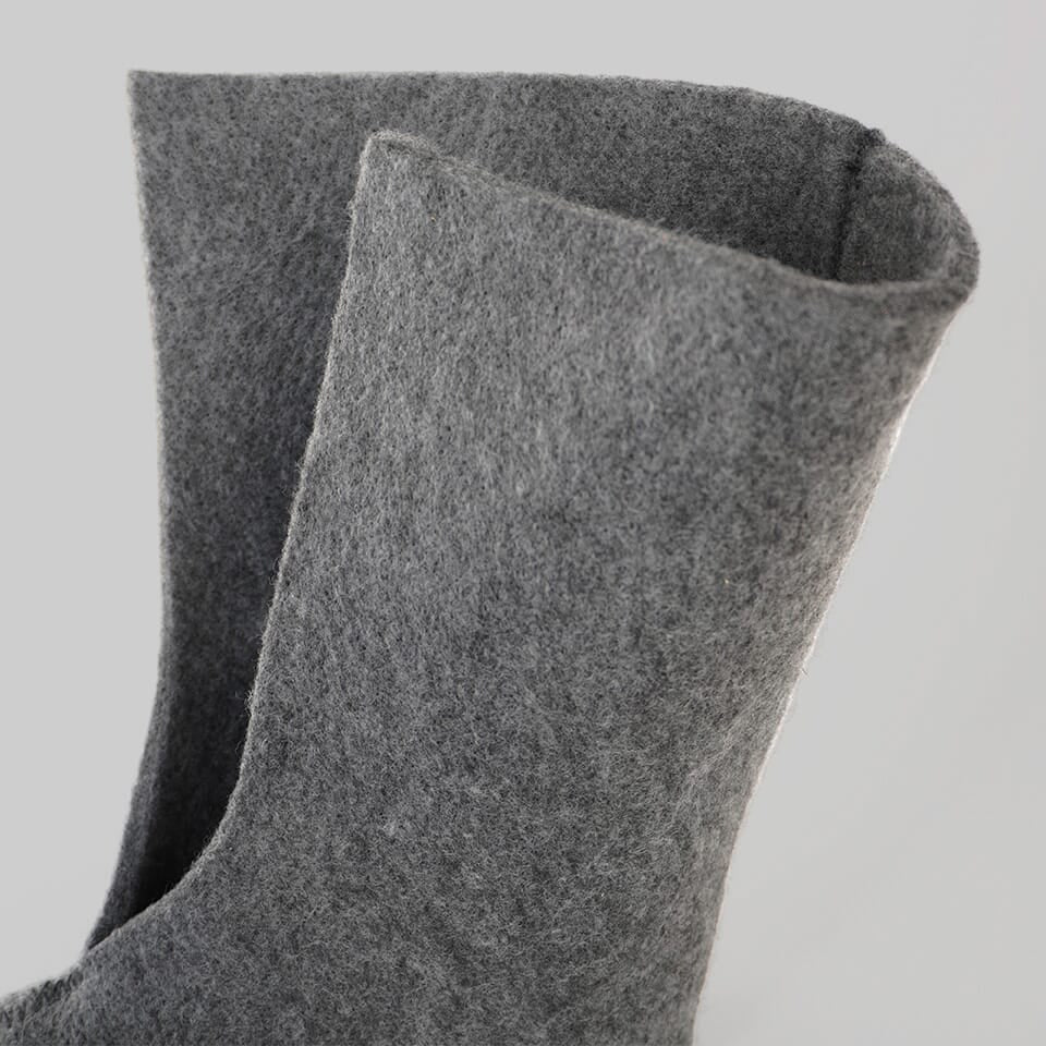 GRAY : Kids Replacement Liner 6mm Thermal Guard for Tundra Jr. Boots Front View