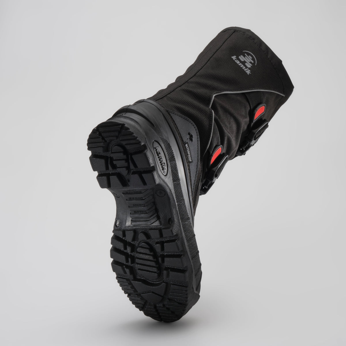 Black : Cody XT Men's Winter Boots - Outsole View