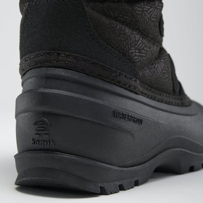 Black : Momentum 3 Women's Winter Boots - Close-up Back View