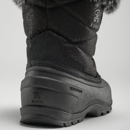 Black : Momentum Low 2 Women's Winter Boots - Close-up Back View