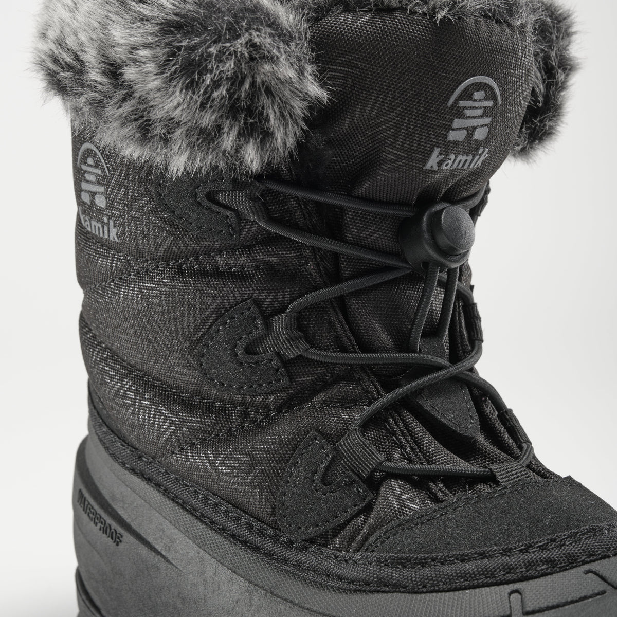 Black : Momentum Low 2 Women's Winter Boots - Laces View