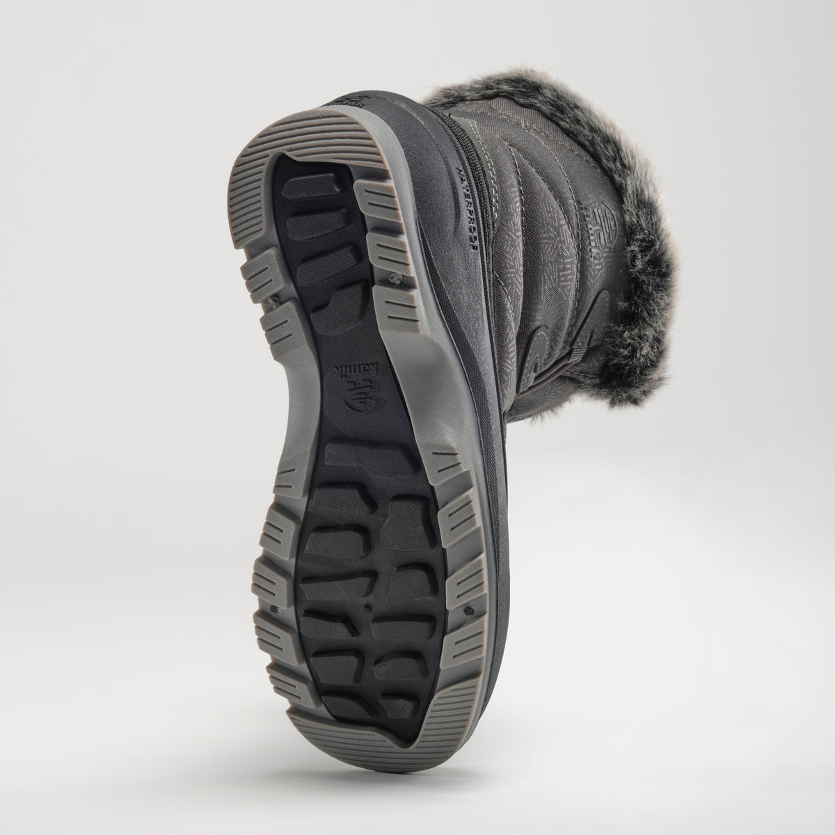 Charcoal : Momentum Low 2 Women's Winter Boots - Outsole View