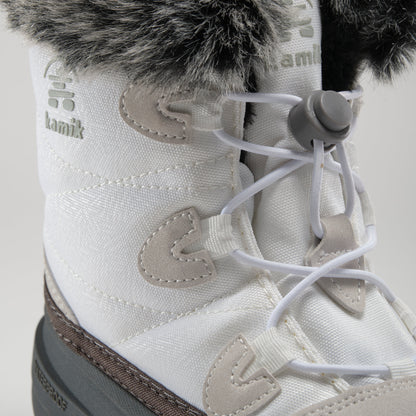 White : Momentum Low 2 Women's Winter Boots - Laces View