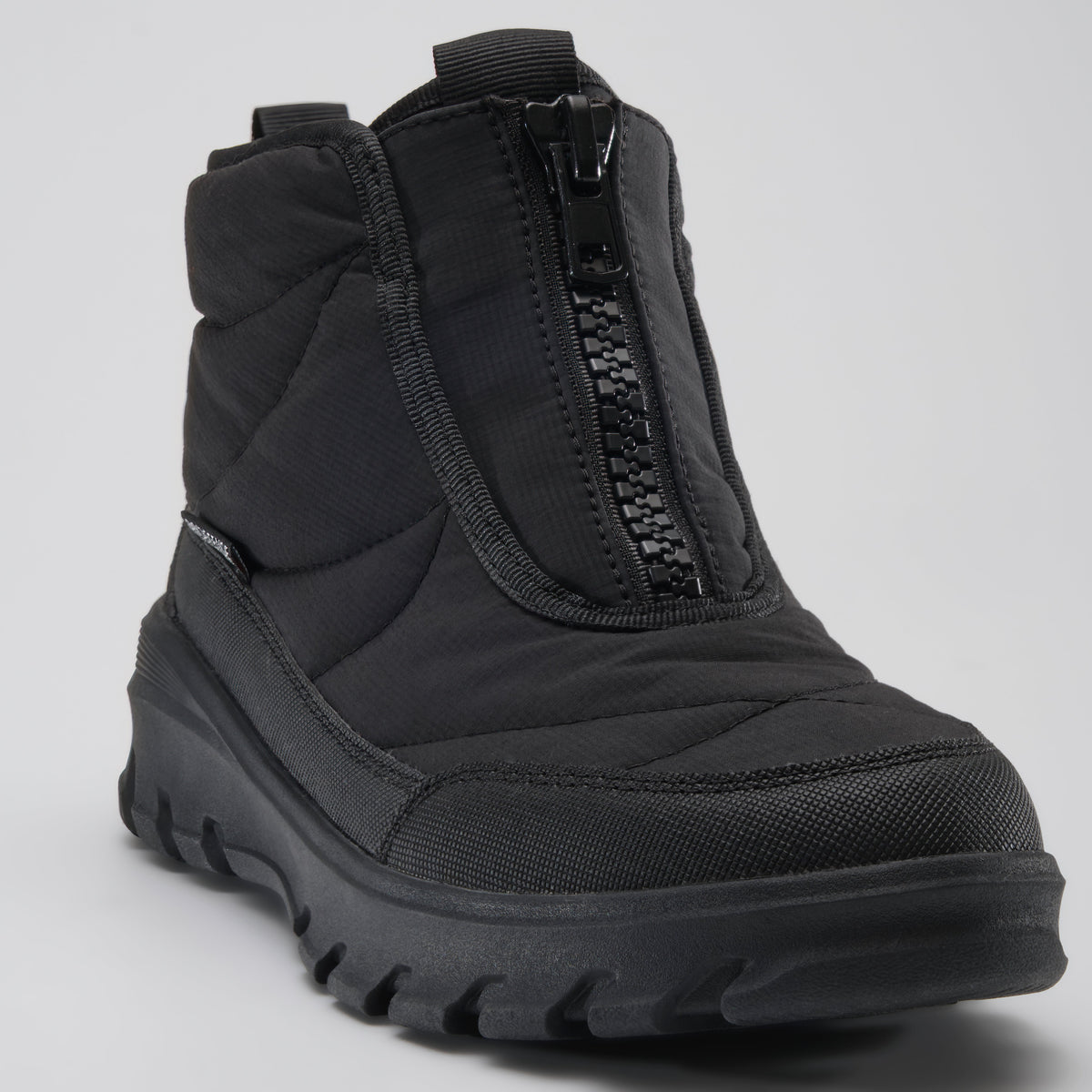 Black : Snowdon Low Women's Winter Boots - Three-Quarter Front View