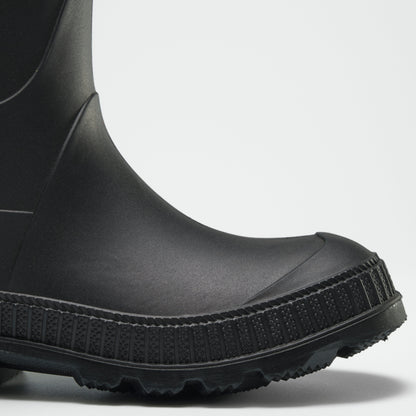 Black : Stomp Kids' Rain Boots - Side View Close-up