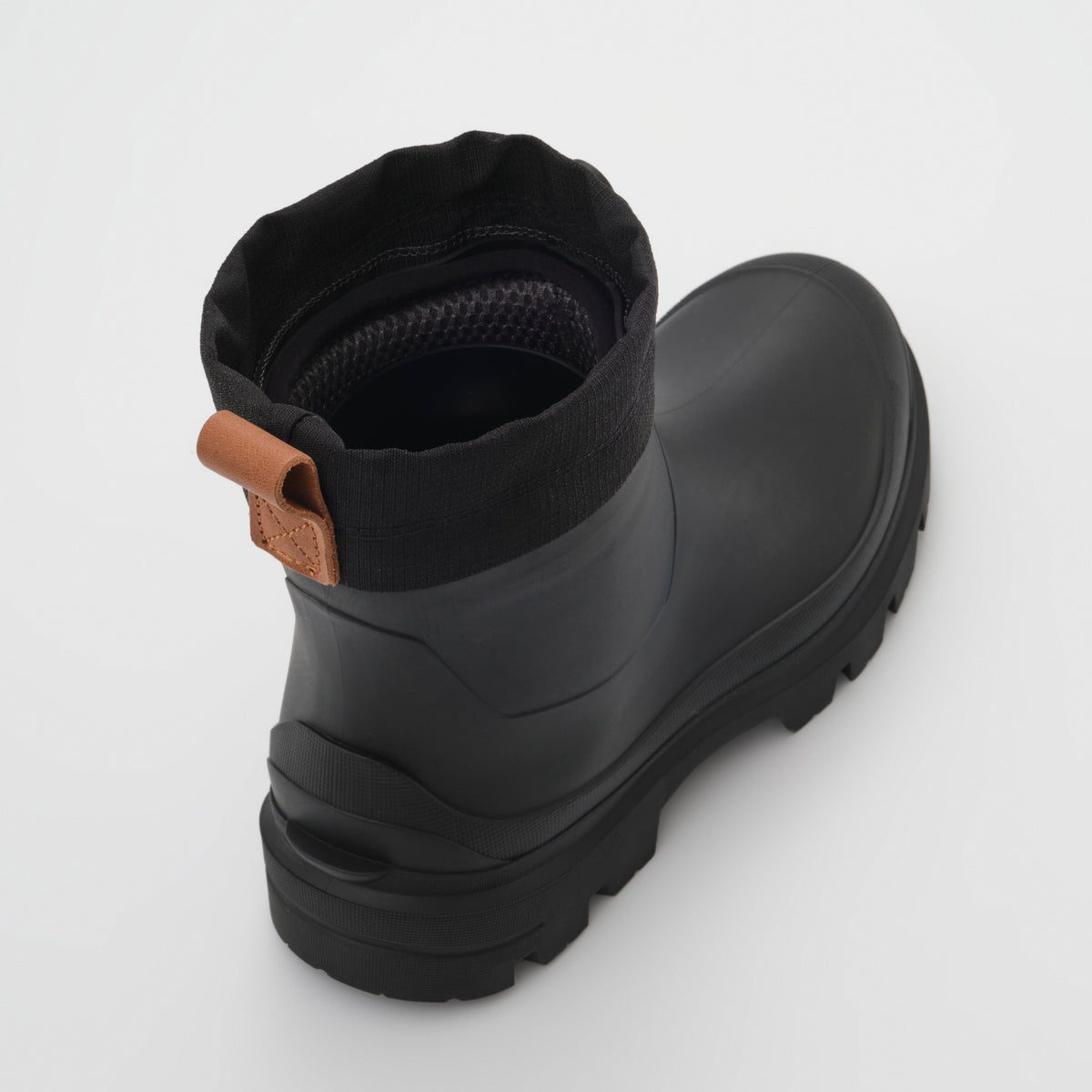 Black : Tundra Mid Women's Winter Boots - Three-Quarter Back View