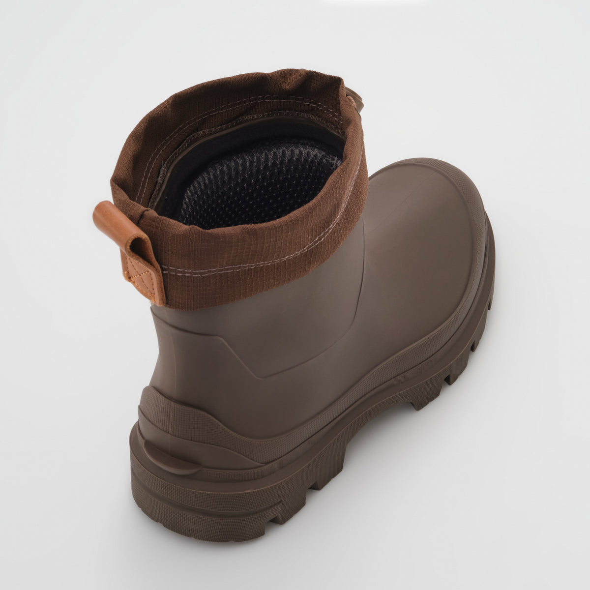 Brown : Tundra Mid Women's Winter Boots - Three-Quarter Back View