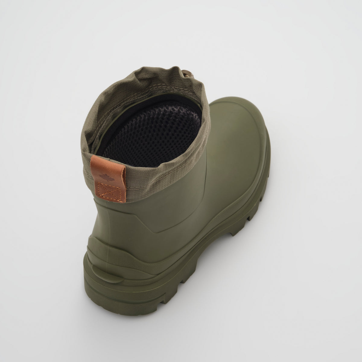 Moss Green : Tundra Mid Women's Winter Boots - Three-Quarter Back View