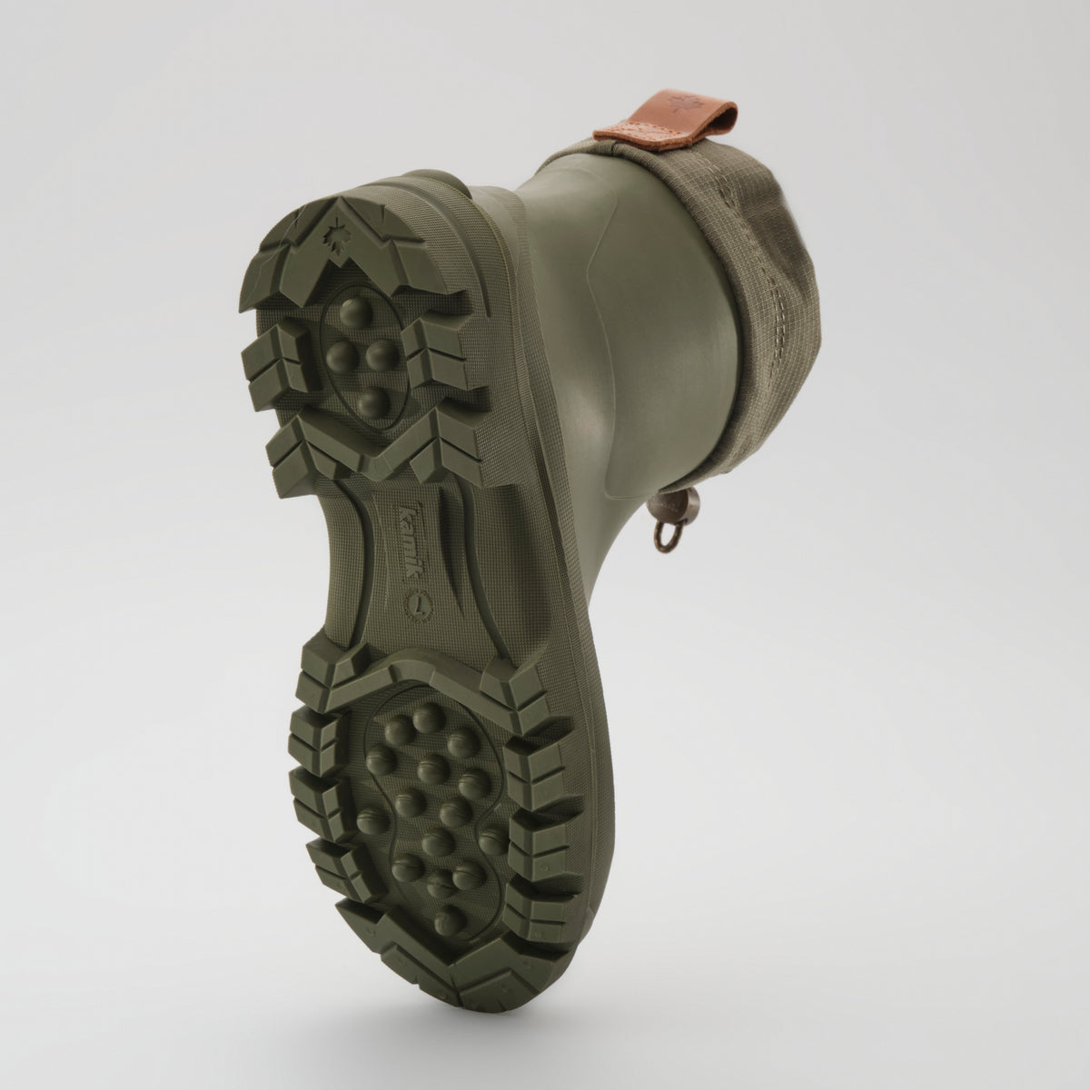 Moss Green : Tundra Mid Women's Winter Boots - Outsole View