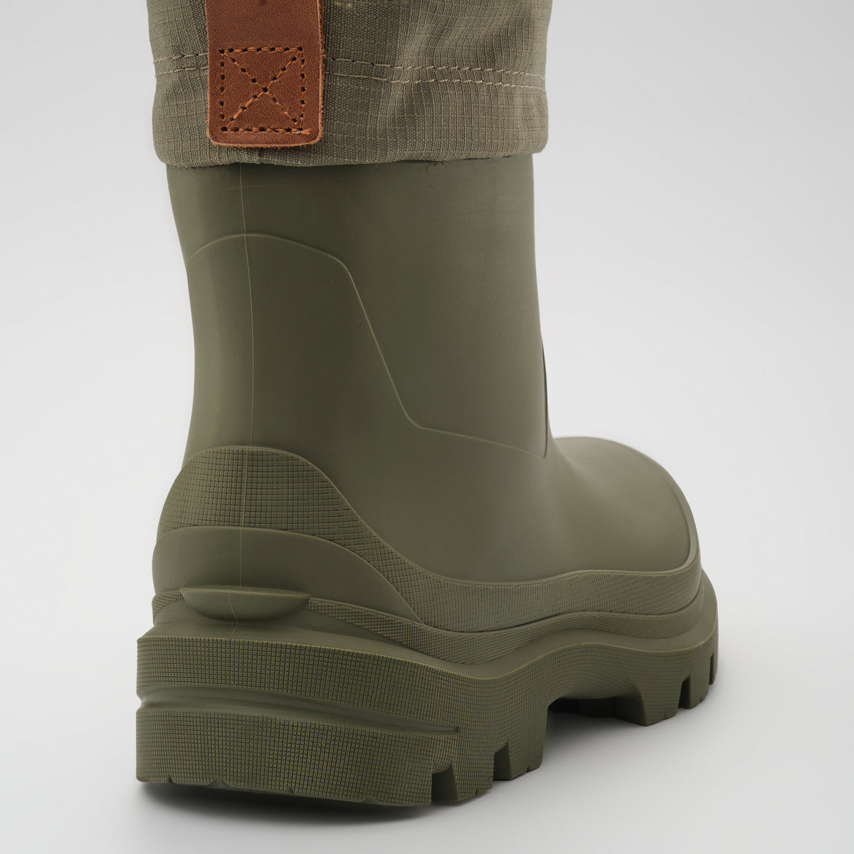 Moss Green : Tundra Mid Women's Winter Boots - Zoom-in Back View