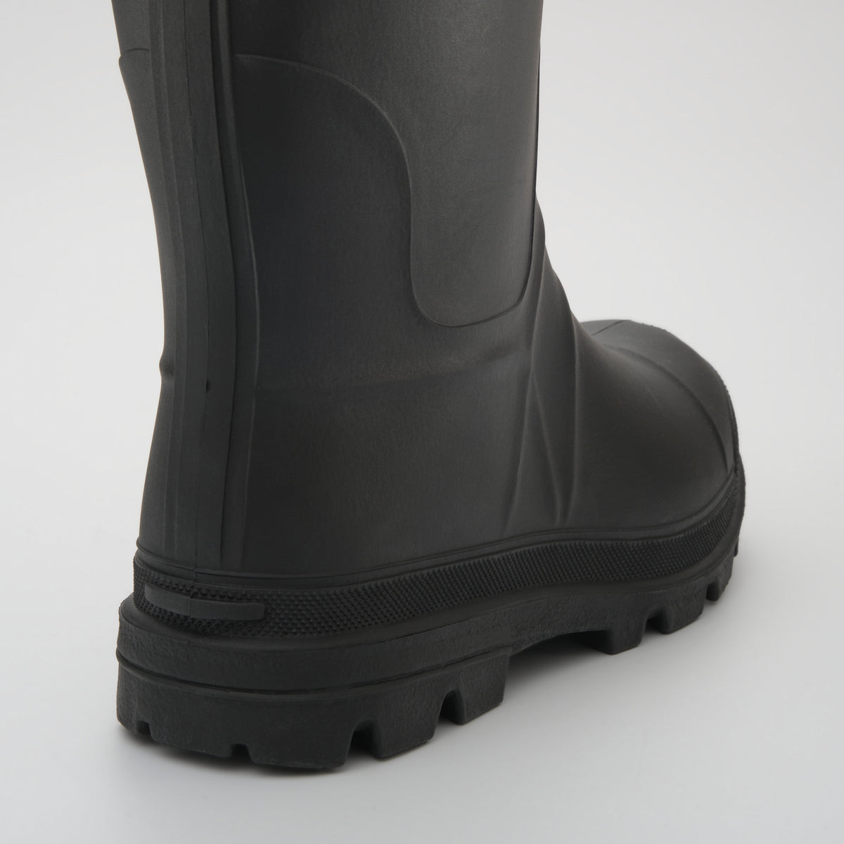 Black : Tundra Men's Winter Boots - Zoom-in Back View