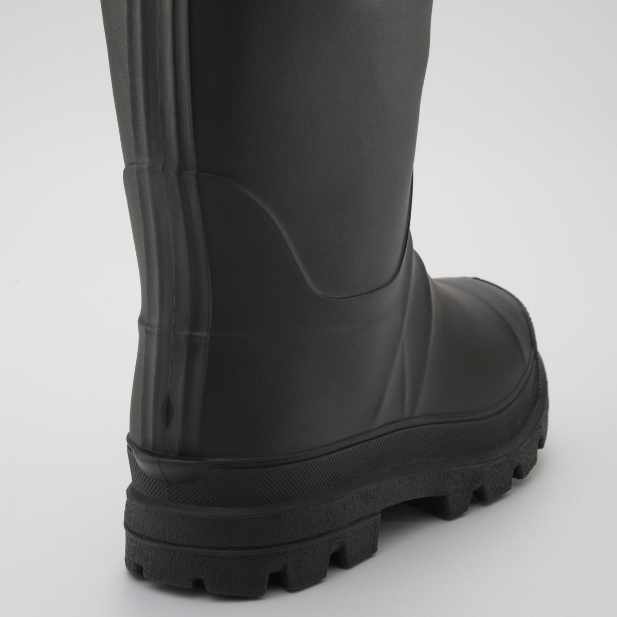 Black : Tundra Women's Winter Boots - Zoom-in Back View
